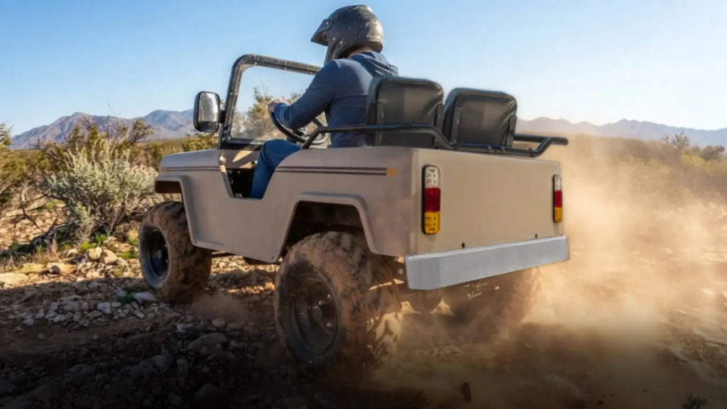 Aux États-Unis, ce pick-up miniature à 2 999 dollars cache un moteur de 125 cm³ de 9 ch le Massimo Mini Truck plafonne à 45 kmh et n’est pas homologué pour la route